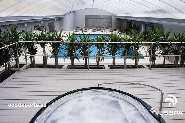 USSPA modelo ARENA, acabado Graphite Piscina climatizada exterior cubierta junto con el jacuzzi spa ARENA