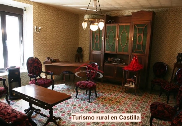 Casa en venta en Melgar de Fernanmental Burgos con jardín y terraza grande disponible para piscina y spa